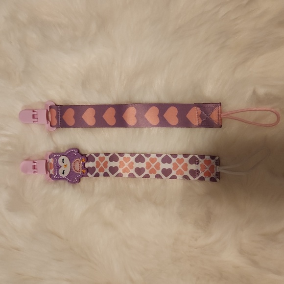 Pacifier Clips - Picture 1 of 2